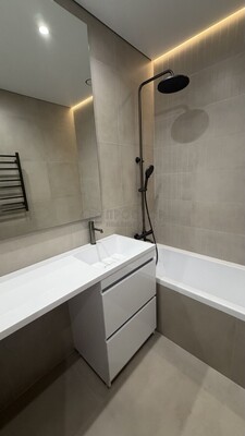 Продам двухкомнатную (2-комн.) квартиру, Болотниковская ул, 1к3, Москва г