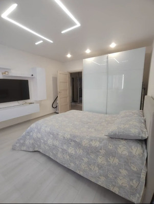 Продам двухкомнатную (2-комн.) квартиру, Ветеранов пр-кт, 179, Санкт-Петербург г