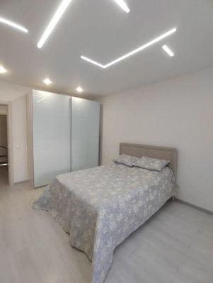 Продам двухкомнатную (2-комн.) квартиру, Ветеранов пр-кт, 179, Санкт-Петербург г