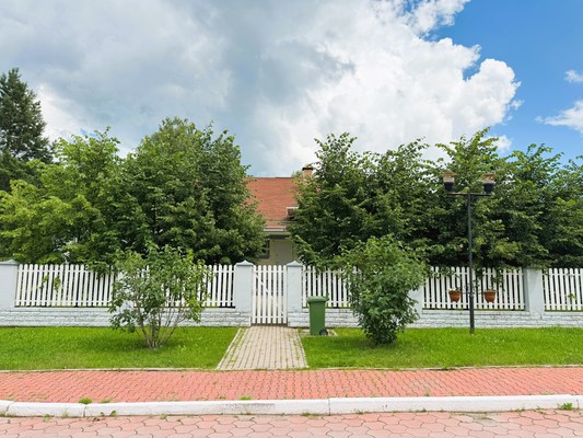 Продам коттедж в поселке Дубрава, Березовая ул, 4, Верхнее Дуброво пгт, 25 км от города