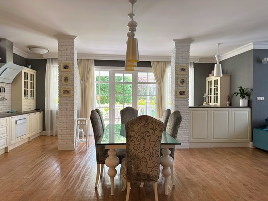 Продам коттедж в поселке Дубрава, Березовая ул, 4, Верхнее Дуброво пгт, 25 км от города