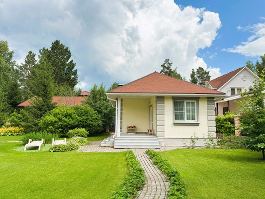 Продам коттедж в поселке Дубрава, Березовая ул, 4, Верхнее Дуброво пгт, 25 км от города