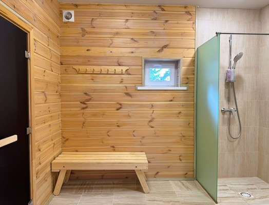 Продам коттедж в поселке Дубрава, Березовая ул, 4, Верхнее Дуброво пгт, 25 км от города