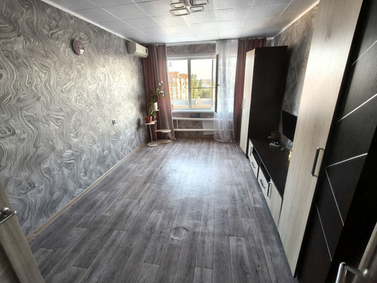 Продам двухкомнатную (2-комн.) квартиру, 1 мкр, 31, Кропоткин г