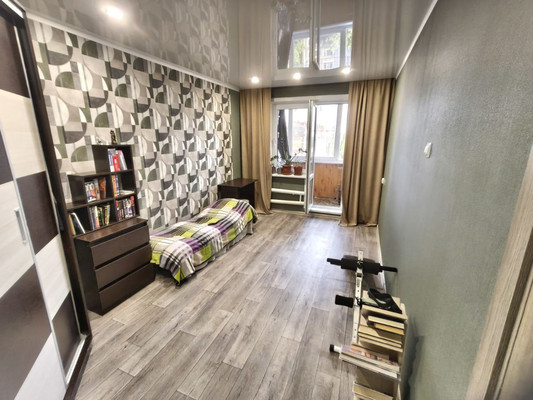 Продам двухкомнатную (2-комн.) квартиру, 1 мкр, 31, Кропоткин г