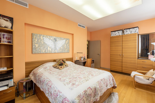 Продам двухкомнатную (2-комн.) квартиру, Нижняя Масловка ул, 28, Москва г