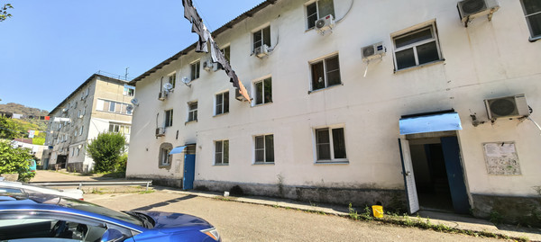 Продам двухкомнатную (2-комн.) квартиру, Школьная ул, 1, Агой с