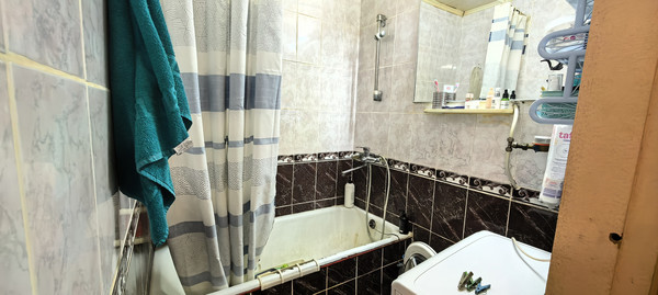 Продам двухкомнатную (2-комн.) квартиру, Школьная ул, 1, Агой с