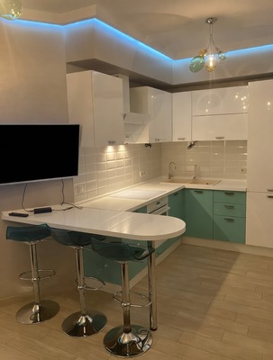 Продам двухкомнатную (2-комн.) квартиру, Параллельная (Центральный р-н) ул, 95, Сочи г