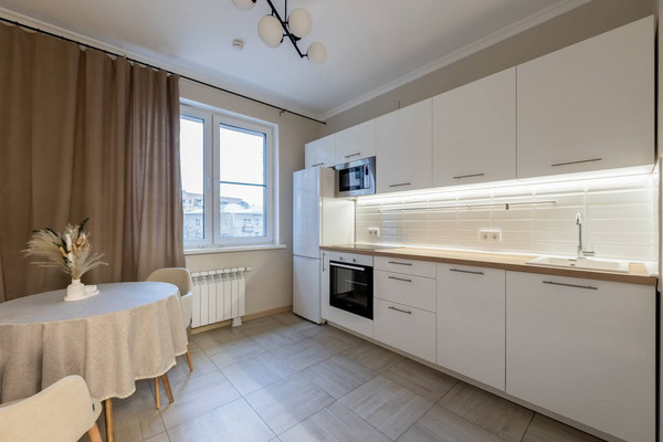 Продам однокомнатную (1-комн.) квартиру, Ротмистрова ул, 2к4, Москва г