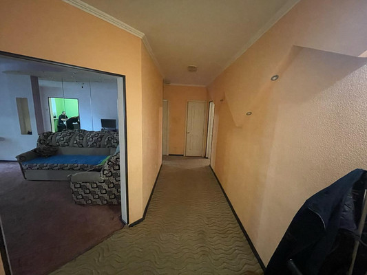 Продам трехкомнатную (3-комн.) квартиру, Красная ул, 260, Кропоткин г