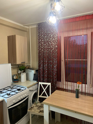 Продам двухкомнатную (2-комн.) квартиру, Гоголя ул, 115, Кропоткин г