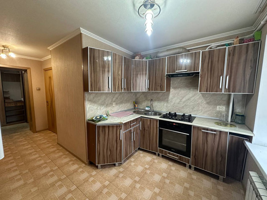 Продам трехкомнатную (3-комн.) квартиру, Мопровский проезд, 9, Кропоткин г