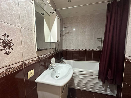 Продам трехкомнатную (3-комн.) квартиру, Мопровский проезд, 9, Кропоткин г