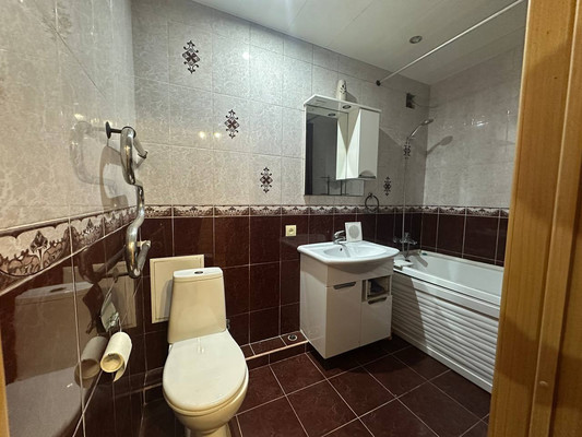 Продам трехкомнатную (3-комн.) квартиру, Мопровский проезд, 9, Кропоткин г