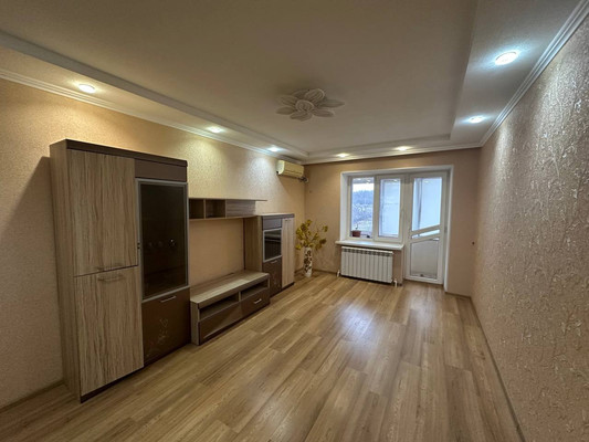 Продам трехкомнатную (3-комн.) квартиру, Мопровский проезд, 9, Кропоткин г