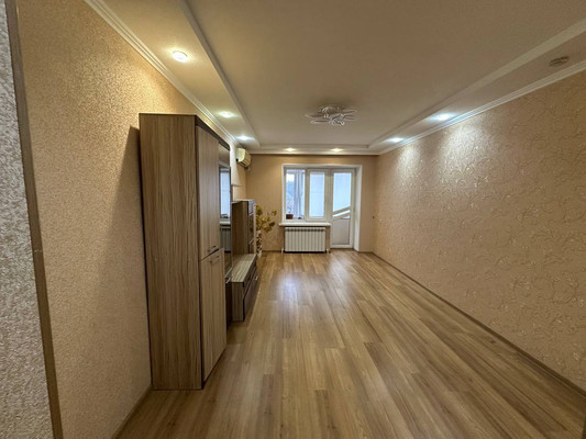 Продам трехкомнатную (3-комн.) квартиру, Мопровский проезд, 9, Кропоткин г