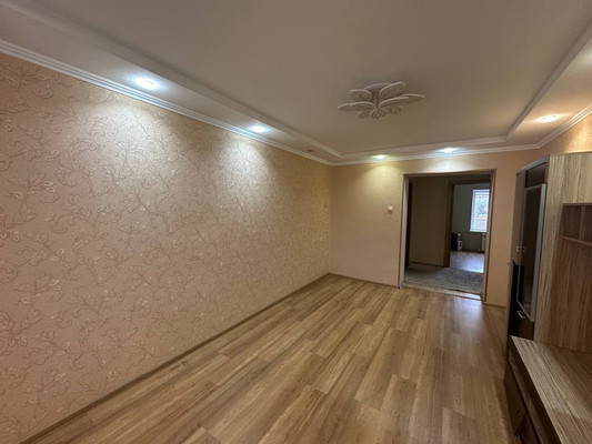 Продам трехкомнатную (3-комн.) квартиру, Мопровский проезд, 9, Кропоткин г