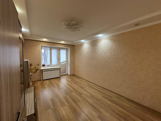 Продам трехкомнатную (3-комн.) квартиру, Мопровский проезд, 9, Кропоткин г