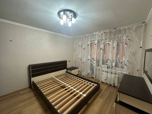 Продам трехкомнатную (3-комн.) квартиру, Мопровский проезд, 9, Кропоткин г