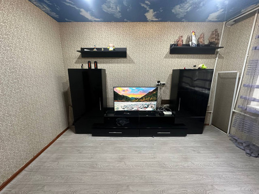 Продам двухкомнатную (2-комн.) квартиру, 1 мкр, 44, Кропоткин г