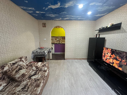 Продам двухкомнатную (2-комн.) квартиру, 1 мкр, 44, Кропоткин г