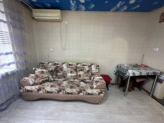 Продам двухкомнатную (2-комн.) квартиру, 1 мкр, 44, Кропоткин г