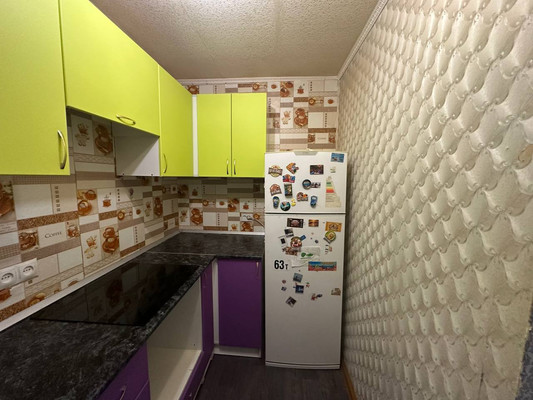 Продам двухкомнатную (2-комн.) квартиру, 1 мкр, 44, Кропоткин г