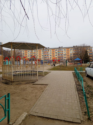 Продам однокомнатную (1-комн.) квартиру, 1 мкр, 12, Кропоткин г