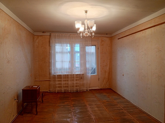 Продам однокомнатную (1-комн.) квартиру, 1 мкр, 12, Кропоткин г