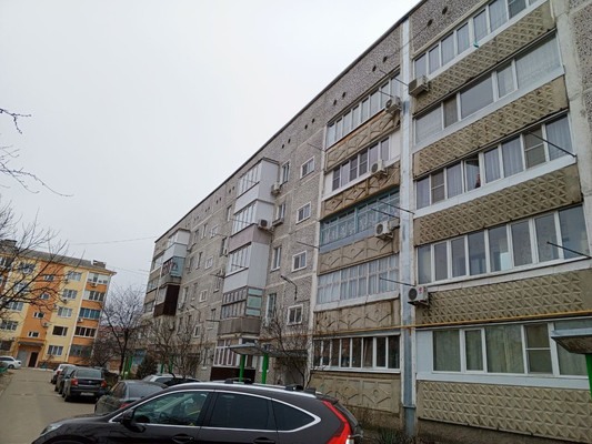 Продам однокомнатную (1-комн.) квартиру, 1 мкр, 12, Кропоткин г