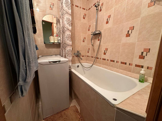 Продам двухкомнатную (2-комн.) квартиру, Колхозный пер, 16, Кропоткин г