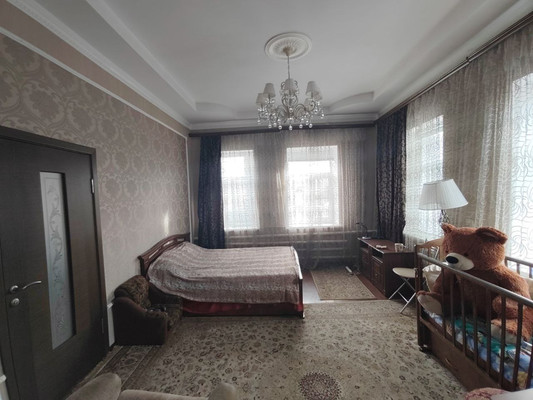 Продам трехкомнатную (3-комн.) квартиру, Гоголя ул, 20, Кропоткин г