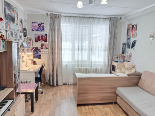 Продам комнату в 3-комн. квартире, Братьев Касимовых ул, 24, Казань г