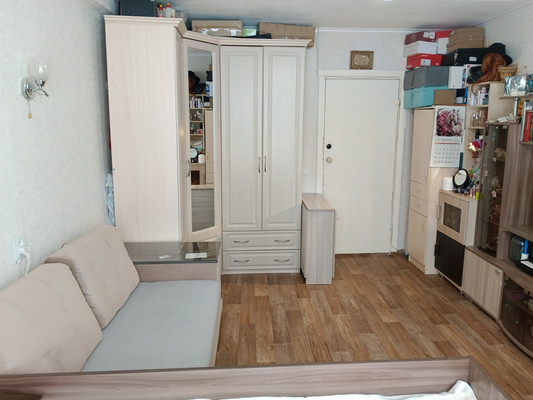 Продам комнату в 3-комн. квартире, Братьев Касимовых ул, 24, Казань г