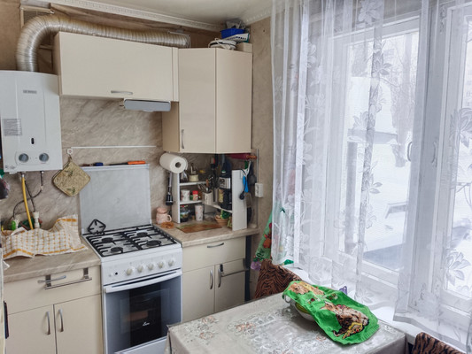 Продам комнату в 3-комн. квартире, Братьев Касимовых ул, 24, Казань г