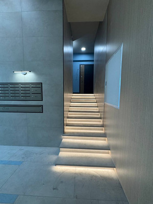 Продам двухкомнатную (2-комн.) , Дзержинского ул, 33, Ханты-Мансийск г