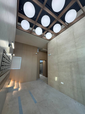 Продам двухкомнатную (2-комн.) , Дзержинского ул, 33, Ханты-Мансийск г