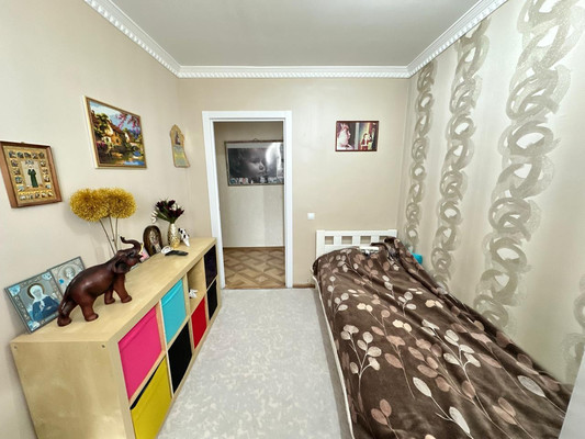 Продам трехкомнатную (3-комн.) квартиру, Гагарина ул, 13, Парковый п