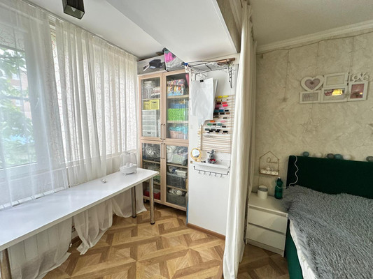 Продам трехкомнатную (3-комн.) квартиру, Гагарина ул, 13, Парковый п