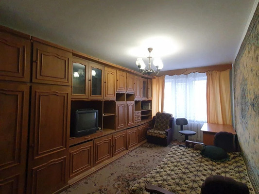 Продам трехкомнатную (3-комн.) квартиру, Железнодорожная ул, 83, Кропоткин г