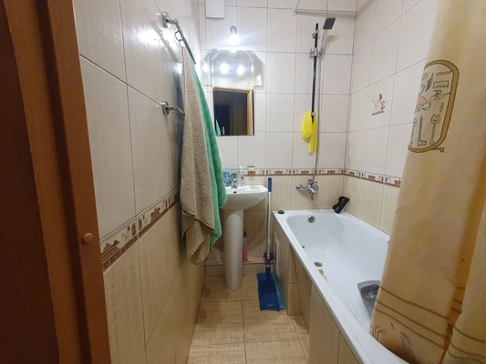 Продам трехкомнатную (3-комн.) квартиру, Коммунистическая ул, 13, Кропоткин г