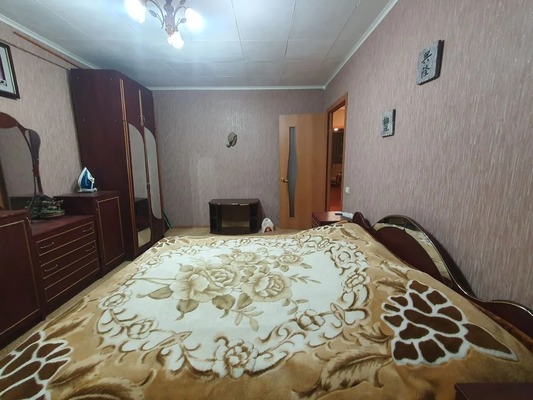 Продам трехкомнатную (3-комн.) квартиру, Коммунистическая ул, 13, Кропоткин г