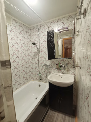 Продам двухкомнатную (2-комн.) квартиру, Советская (Росляково р-н) ул, 1, Мурманск г