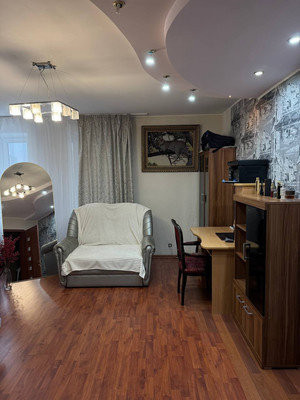 Продам двухкомнатную (2-комн.) квартиру, Донецкая ул, 10к1, Москва г