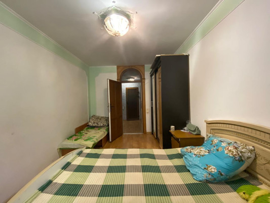 Продам трехкомнатную (3-комн.) квартиру, Калинина ул, 88к45, Тихорецк г