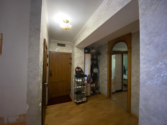 Продам трехкомнатную (3-комн.) квартиру, Калинина ул, 88к45, Тихорецк г
