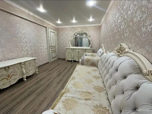 Продам трехкомнатную (3-комн.) квартиру, Меньшикова ул, 70, Тихорецк г