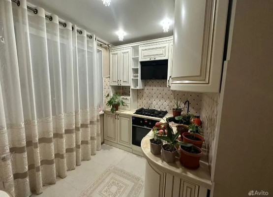 Продам трехкомнатную (3-комн.) квартиру, Меньшикова ул, 70, Тихорецк г