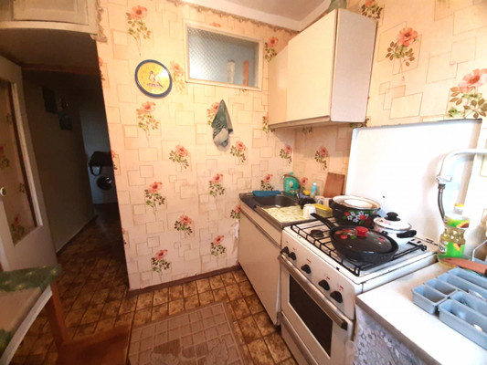 Продам двухкомнатную (2-комн.) квартиру, Октябрьская ул, 8, Тихорецк г